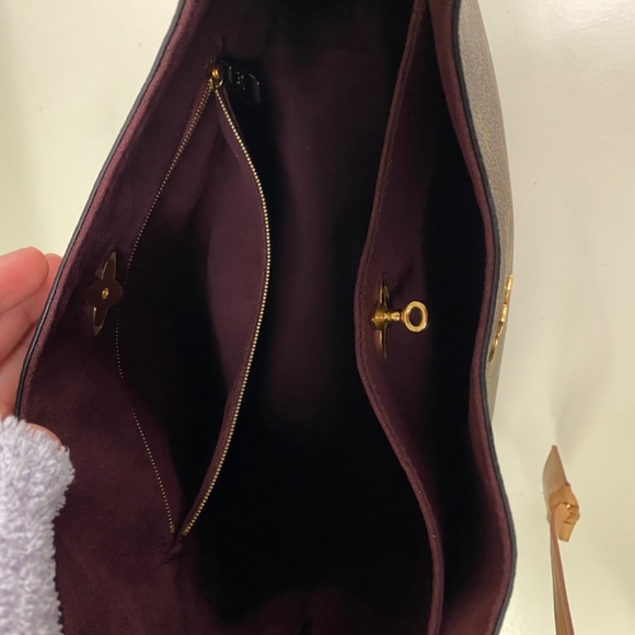 Louis Vuitton Flower Hobo - Picture 2 of 7